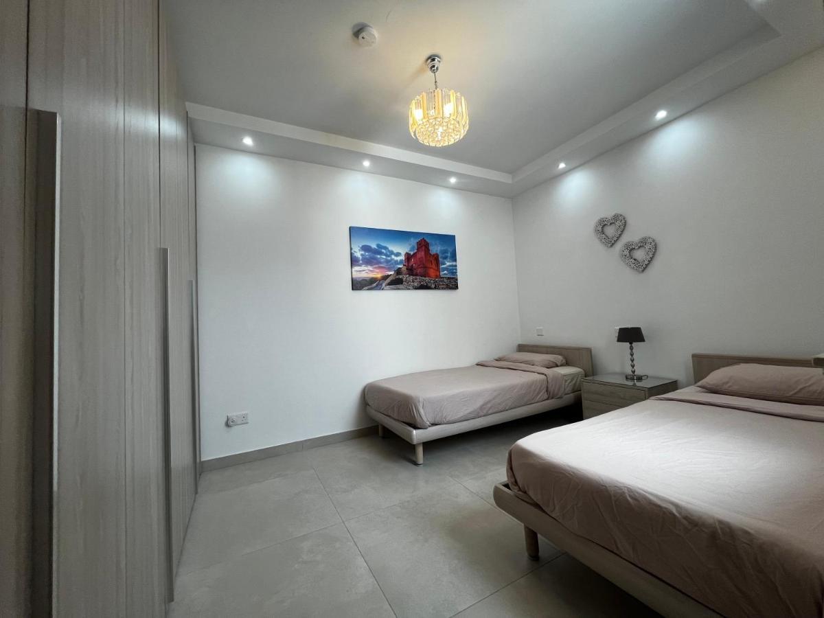 Stunning Penthouse, 2 Bedroom, Heart Of Сліма Екстер'єр фото